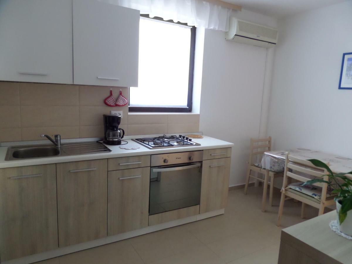 Apartmani Lili マリ・ロシニュ エクステリア 写真